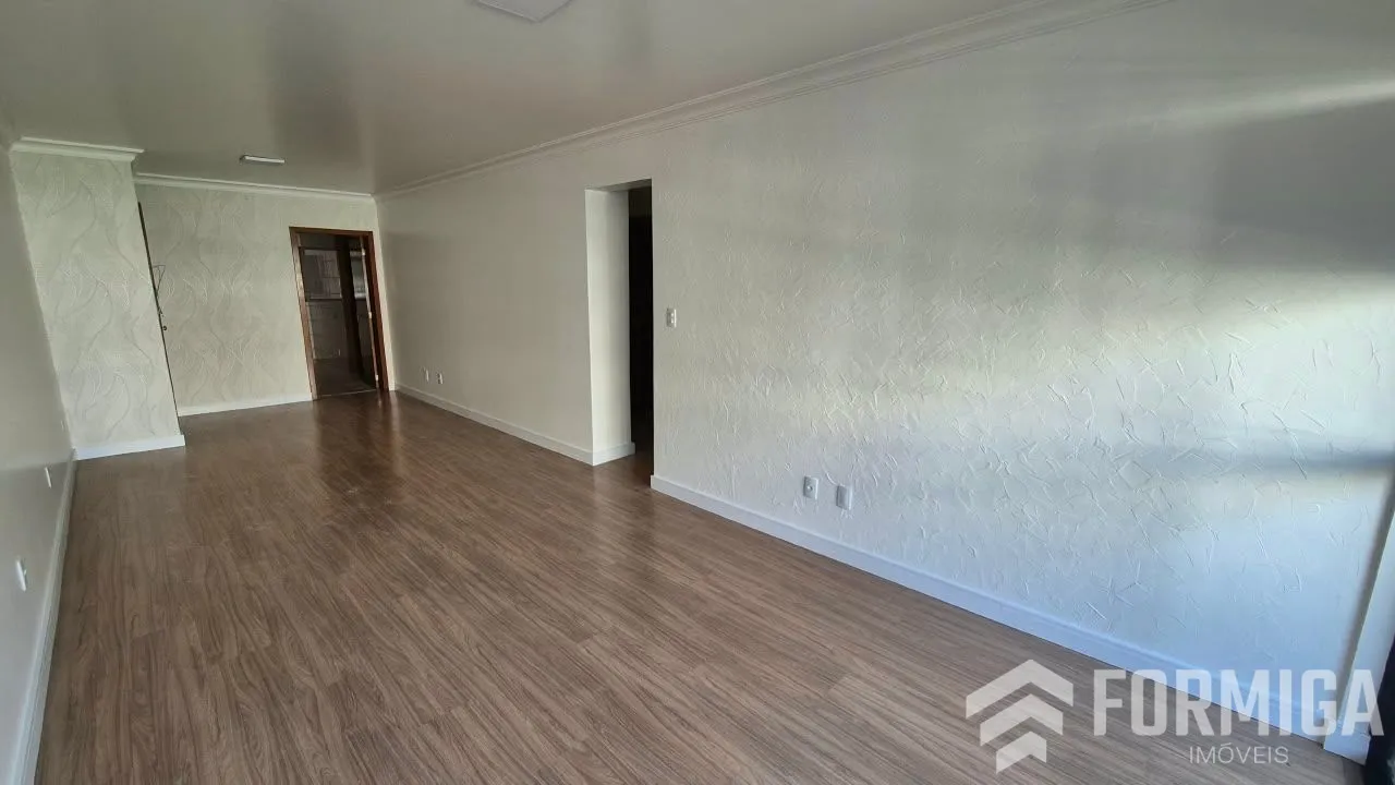 Apartamento à venda com 3 dormitórios, 3 banheiros, 1 vaga de garagem e 97m² de área privativa no bairro Centro