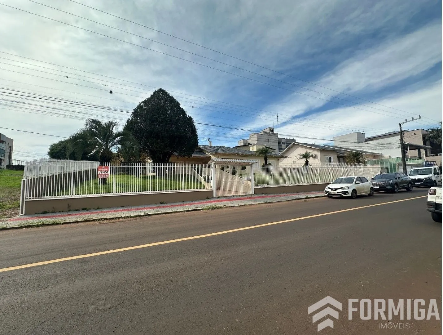 Casa à venda com 3 dormitórios, 3 banheiros, 4 vagas de garagens e 159m² de área privativa no bairro Líder