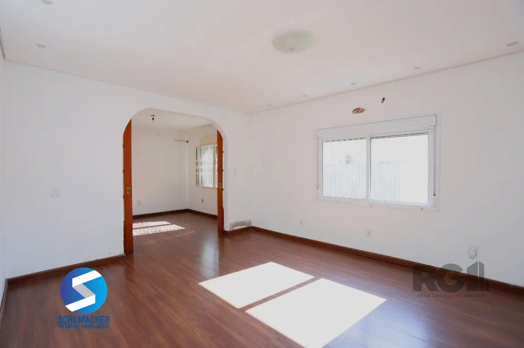 Casa à venda em Passo da Areia, Porto Alegre — foto 1