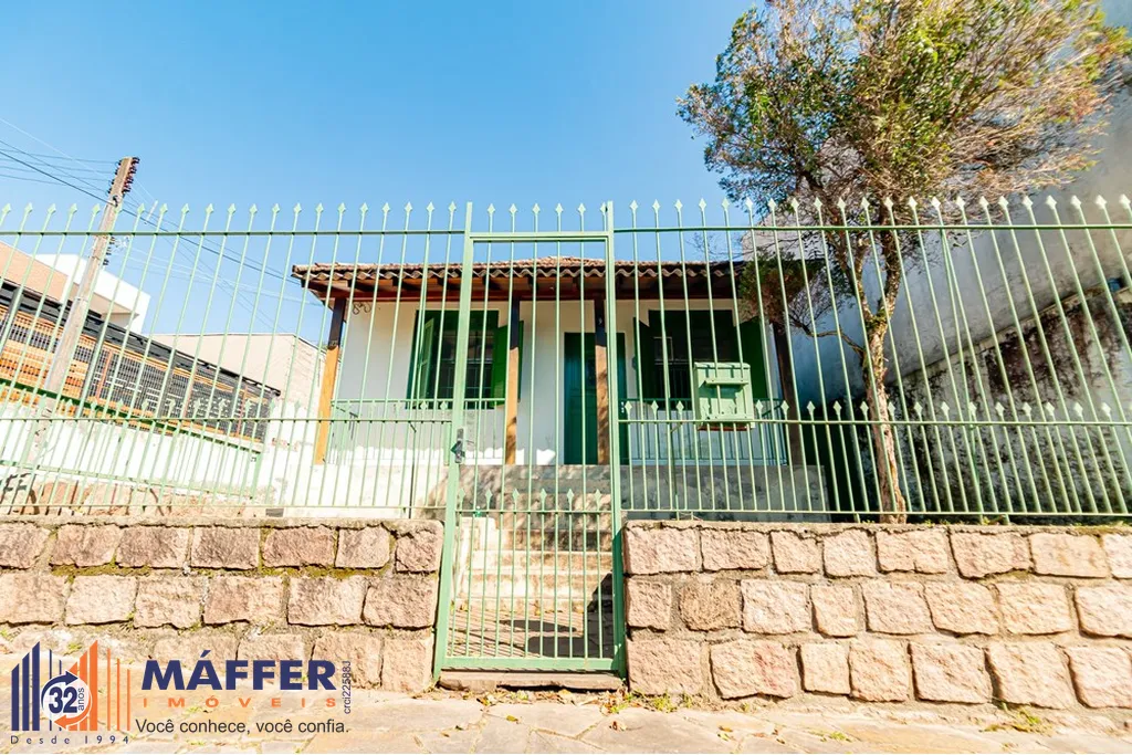 Casa de 3 dormitórios à venda em Vila Ipiranga, Porto Alegre