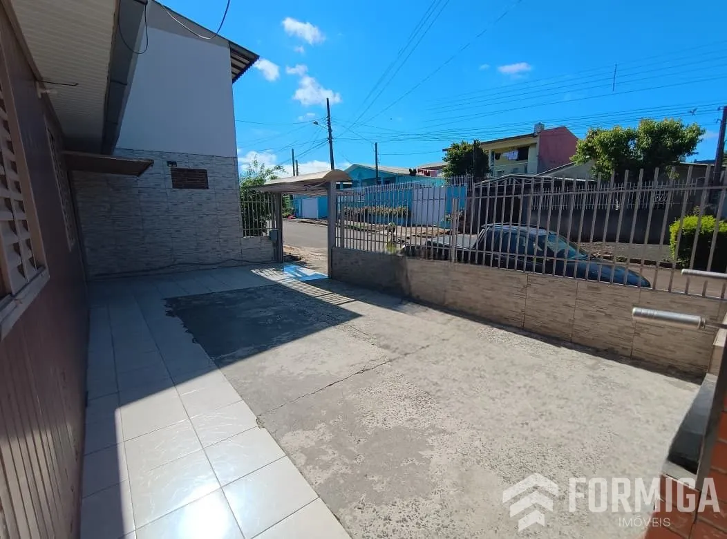 Casa à venda com 3 dormitórios, 1 banheiro, 1 vaga de garagem e 82m² de área privativa no bairro São Pedro