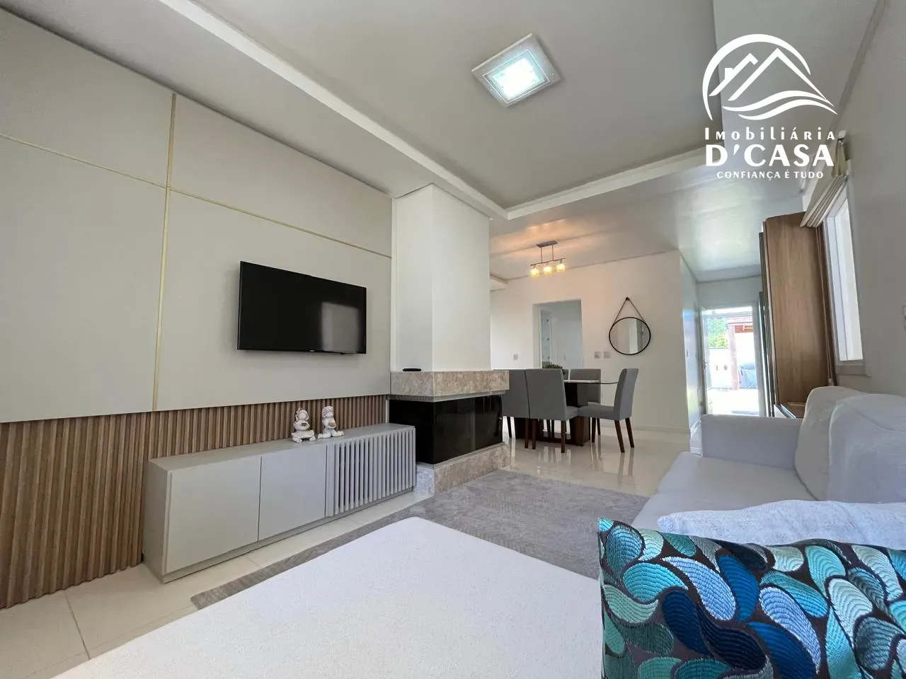 Casa com piscina, quiosque e acabamento premium no country