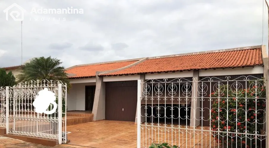 Casa à venda com 3 quartos e 490m² bairro Centro em Adamantina, São...