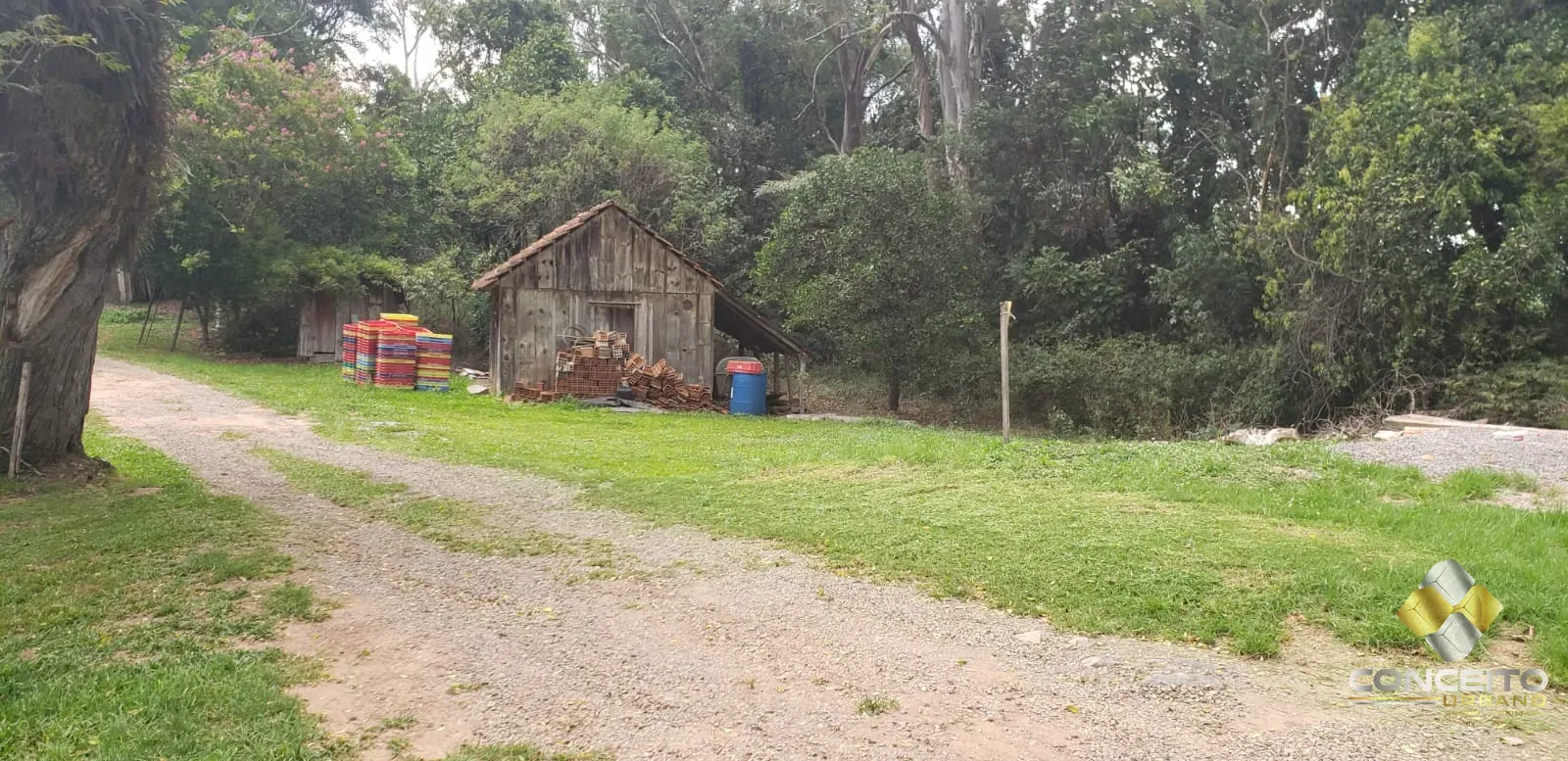 Área de terras para atividade comercial