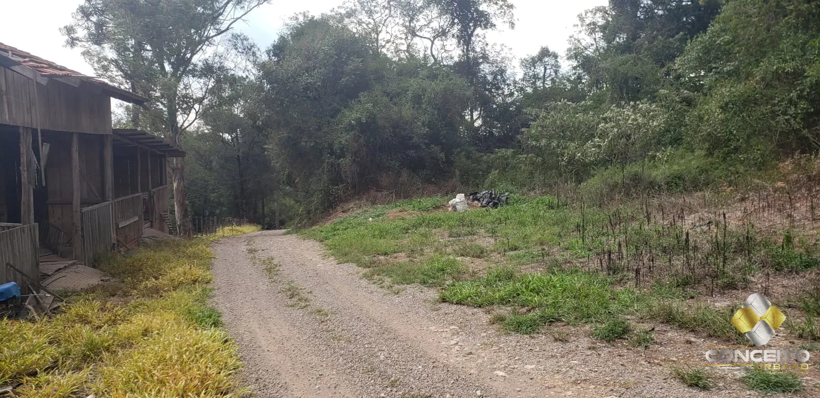 Área de terras para atividade comercial