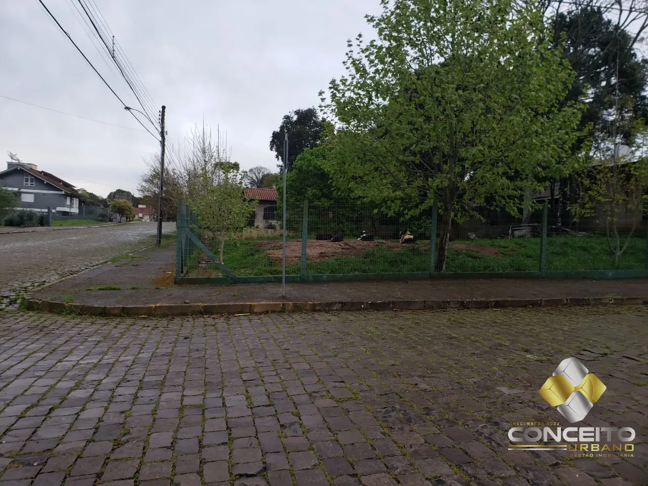 Terreno santo antão de esquina