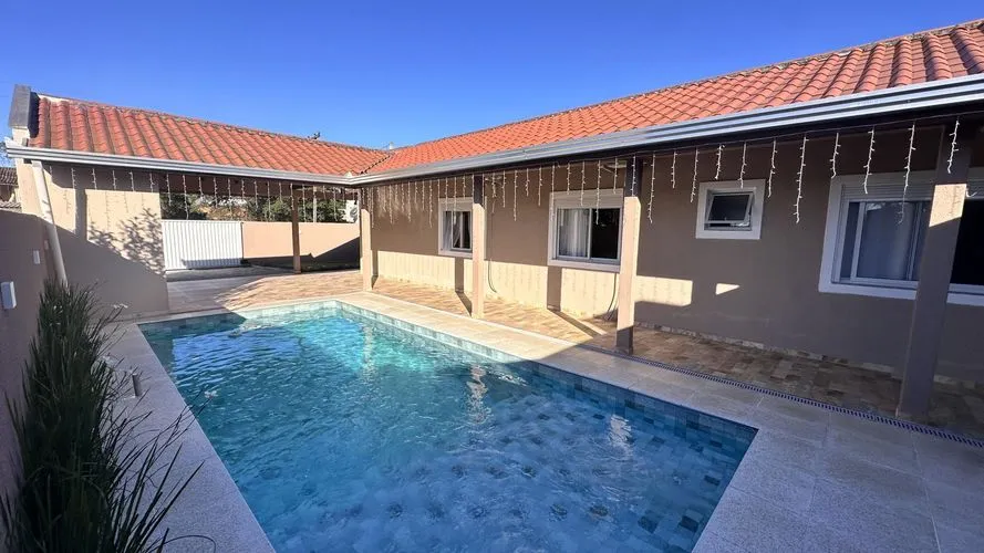 Casa com 195,83m² à venda por R$ 830.000,00 em Itapoá/SC