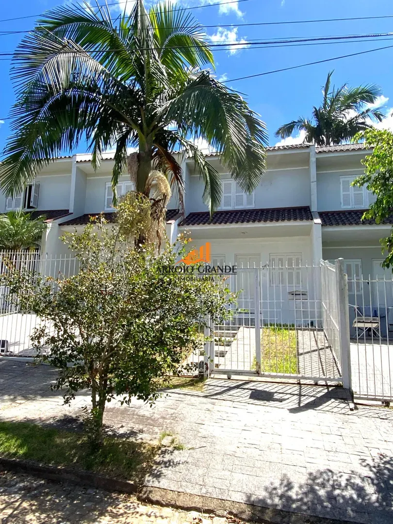 Duplex com 2 quartos à venda