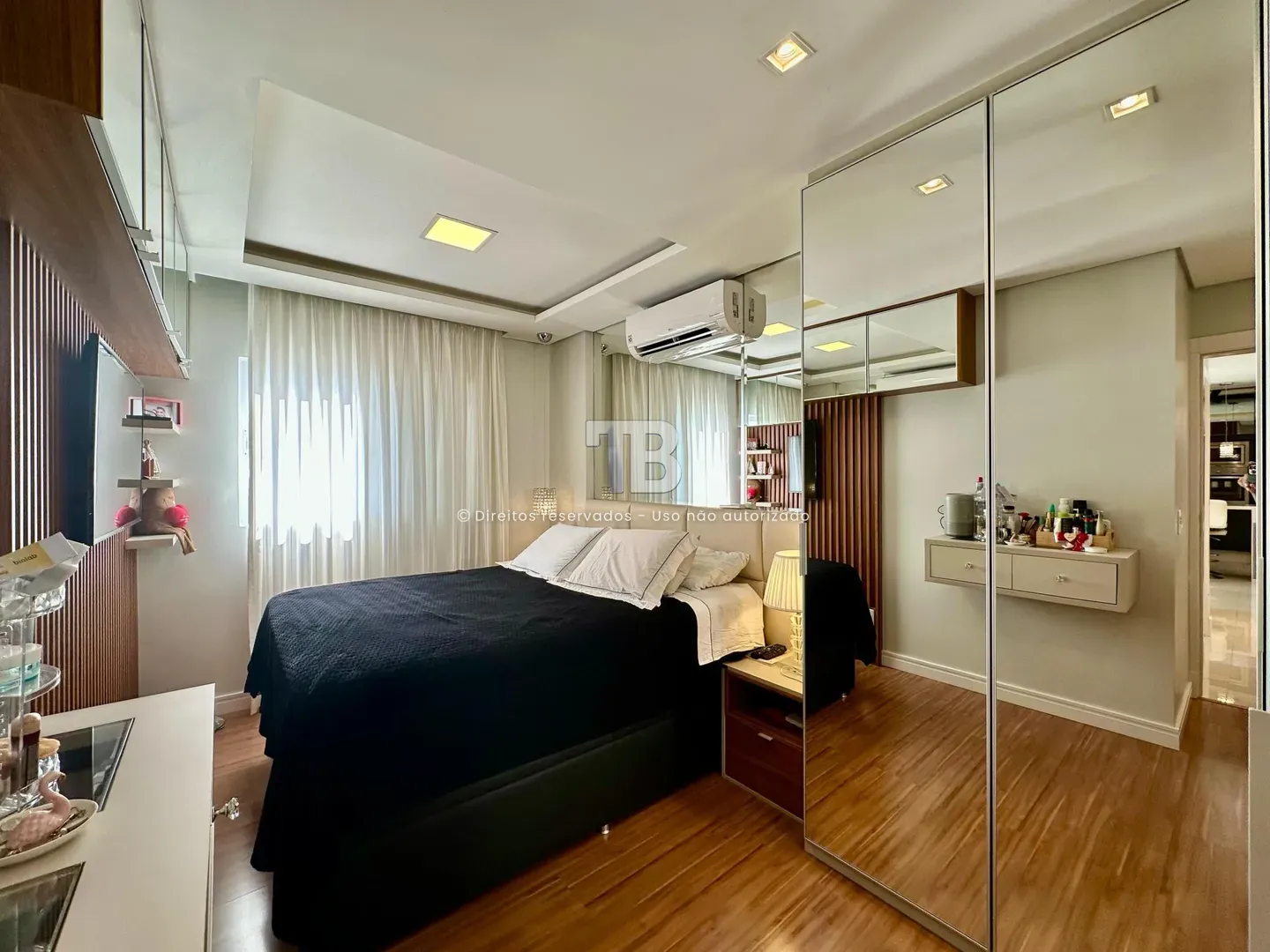 Apartamento Semimobiliado à Venda