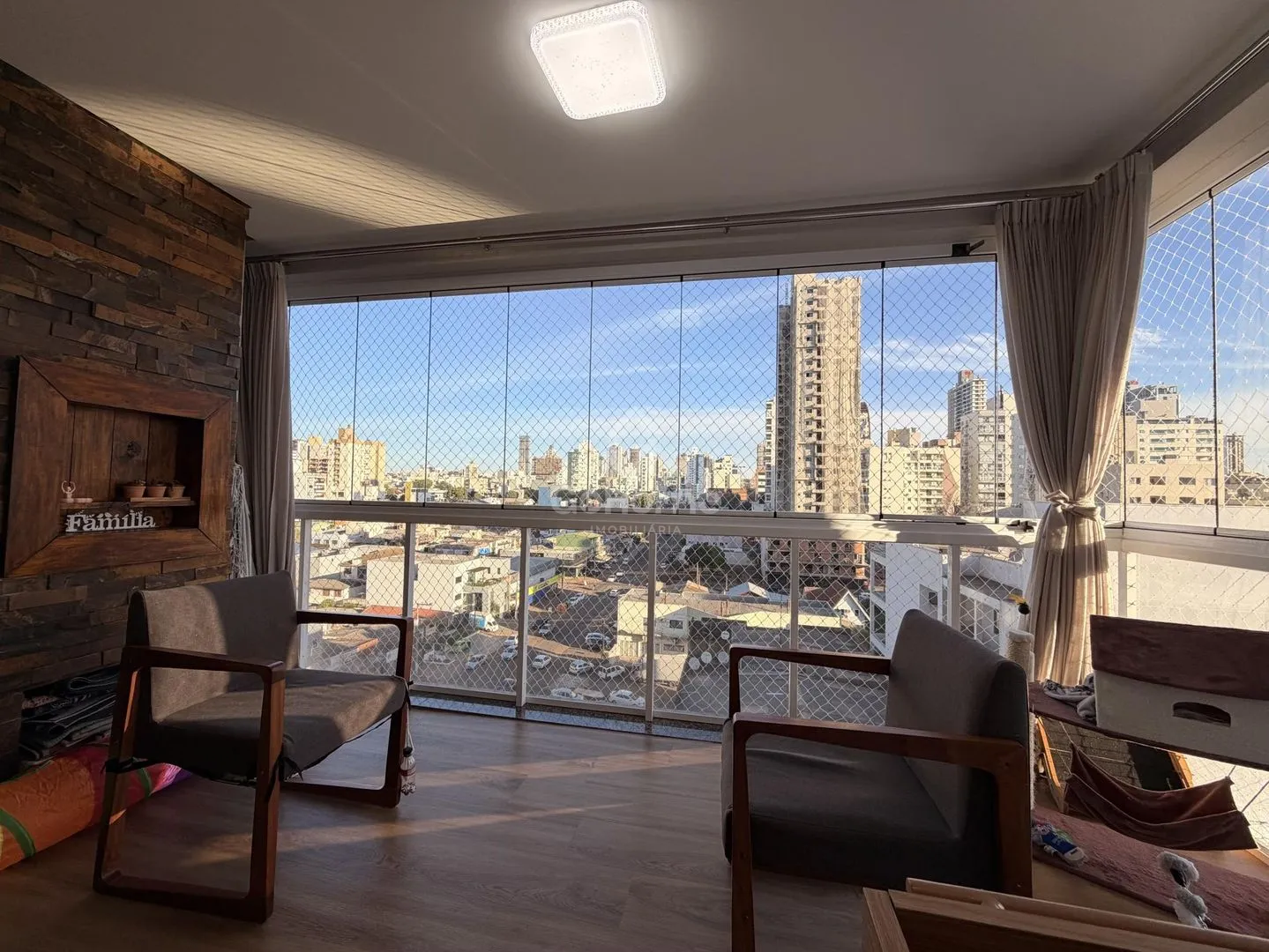 Apartamento à venda com 3 dormitórios, 2 banheiros, 2 vagas de garagens e 117m² de área privativa no bairro Presidente Médici