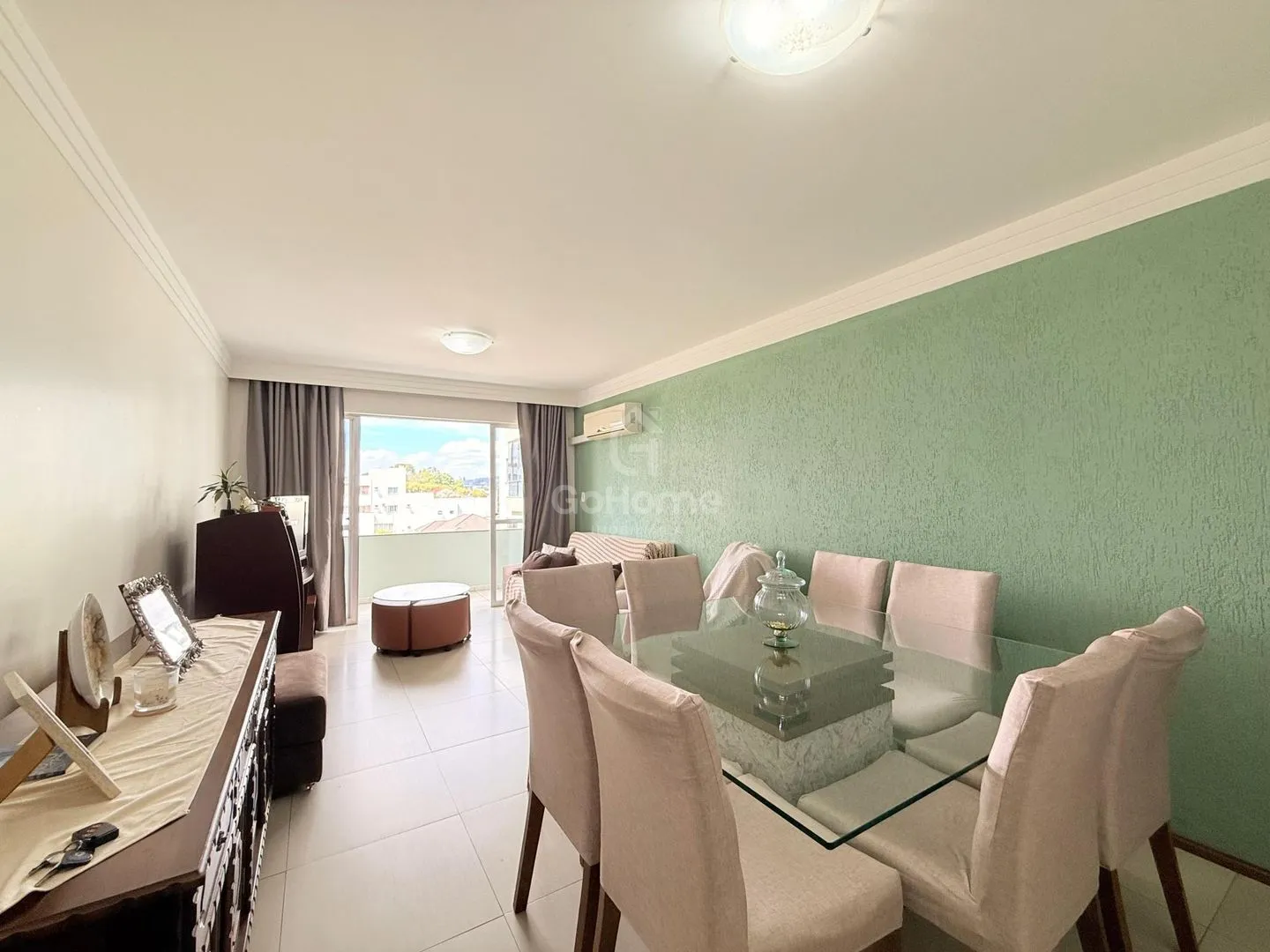 Apartamento à venda com 3 dormitórios, 2 banheiros, 1 vaga de garagem e 127m² de área privativa no bairro Centro