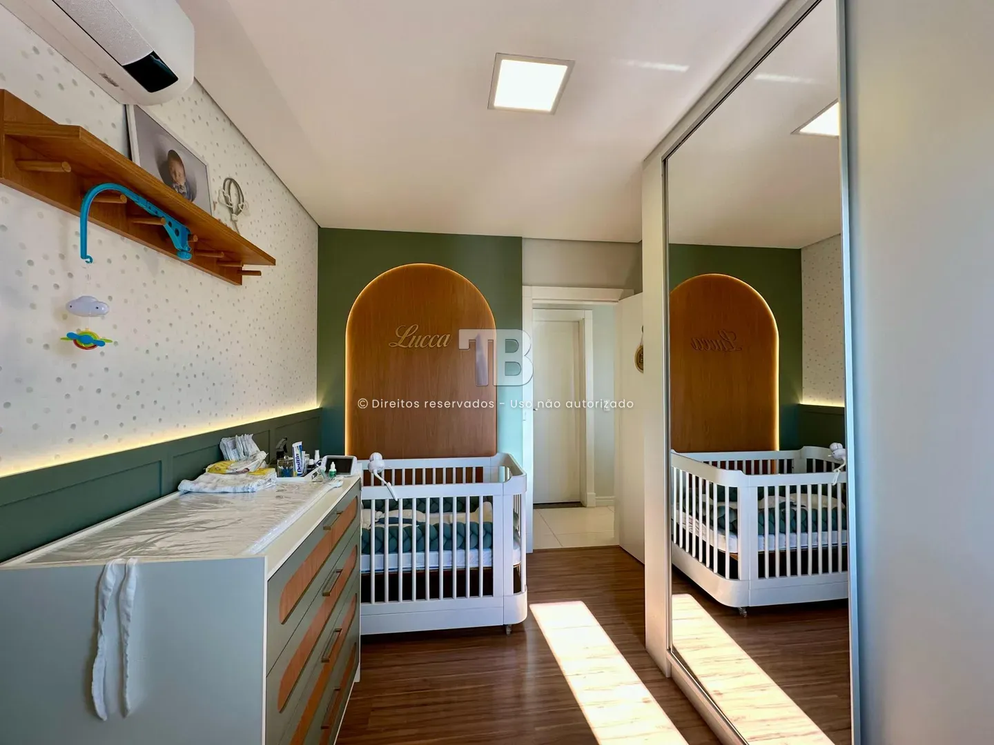 Apartamento Semimobiliado à Venda