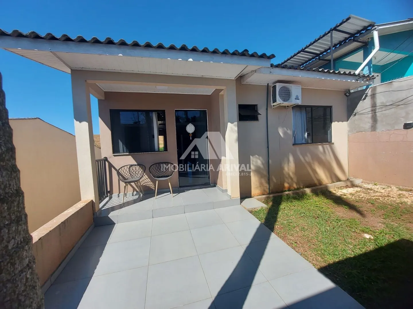 Casa à venda com 3 dormitórios, 2 banheiros, 3 vagas de garagens e 99m² de área privativa no bairro Paraíso