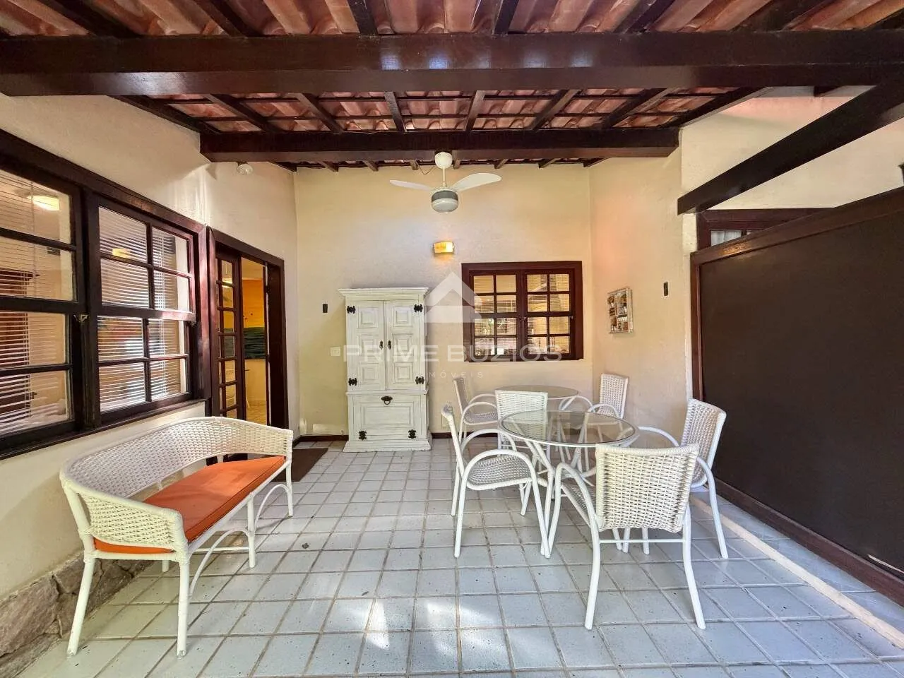 Casa em condomínio a venda, 4 quartos, 3 suítes, 1 vaga, Geribá – Armação dos Búzios/RJ
