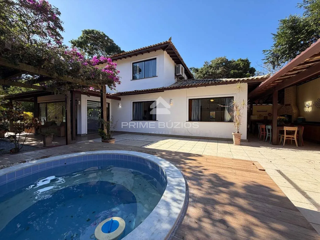 Casa em condomínio a venda, 4 quartos, 3 suítes, 3 vagas, Manguinhos – Armação dos Búzios/RJ