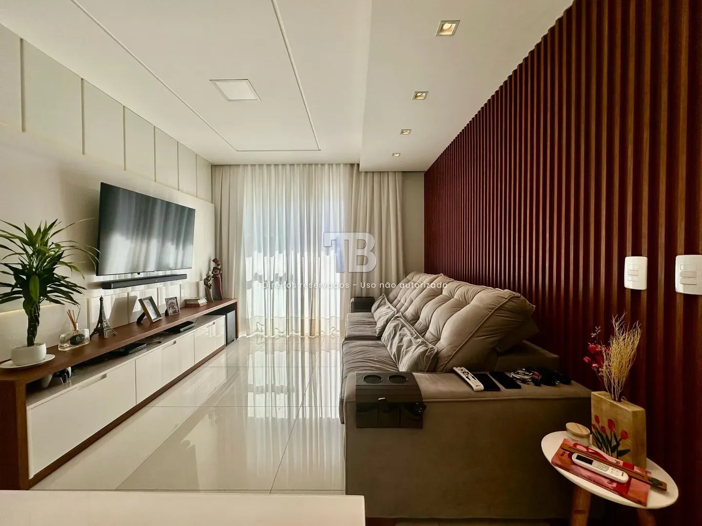 Apartamento Semimobiliado à Venda