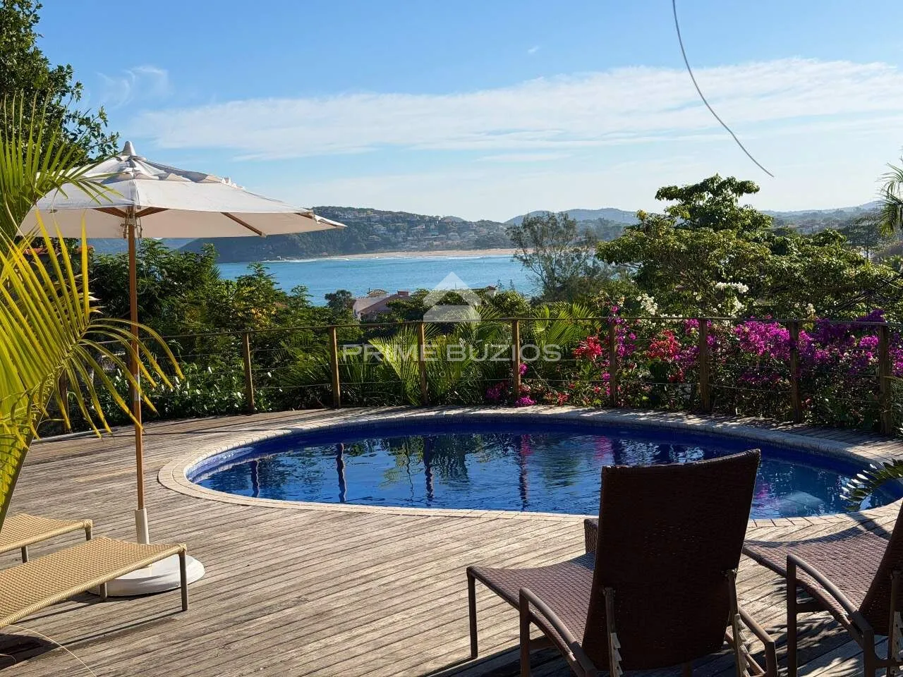 Casa a venda, 4 quartos, 3 suítes, 1 vaga, Ferradurinha – Armação dos Búzios/RJ