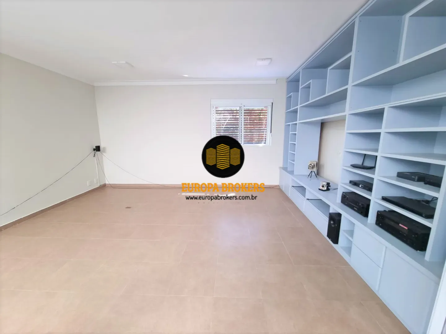 SALA DE TV NO 2º ANDAR