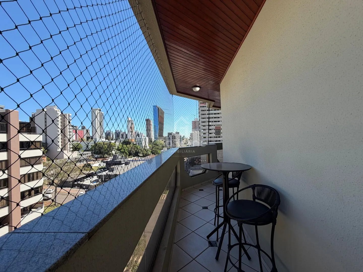 Apartamento à venda com 3 dormitórios, 3 banheiros, 1 vaga de garagem e 130m² de área privativa no bairro Centro