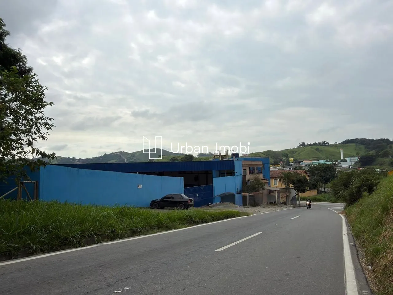 Galpão com casa para venda e locação na Rodovia Presidente Dutra