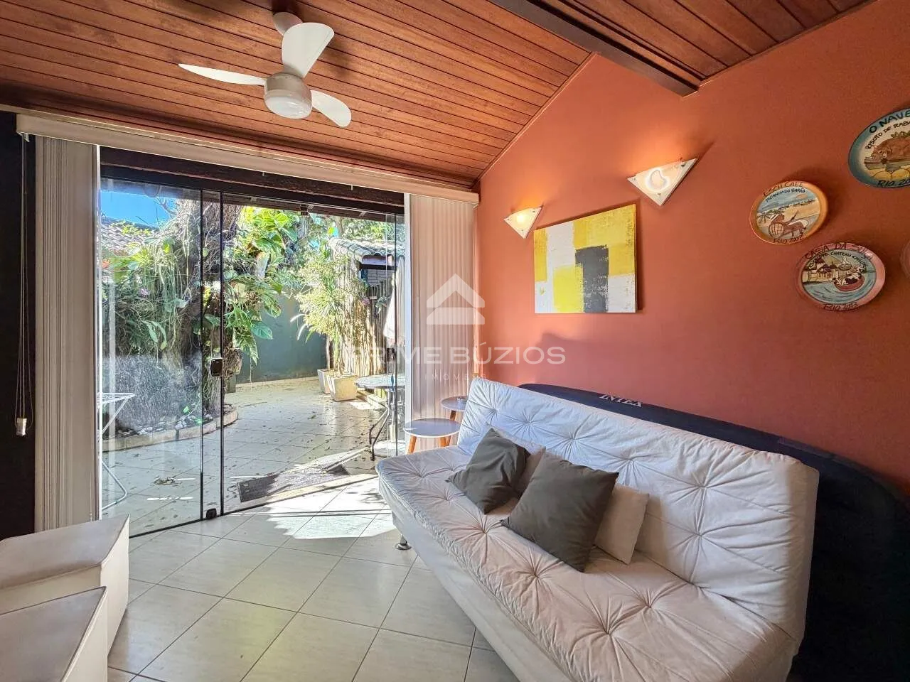 Casa en condominio en venta, 1 dormitorio, 1 cochera, Manguinhos – Armação dos Búzios/RJ