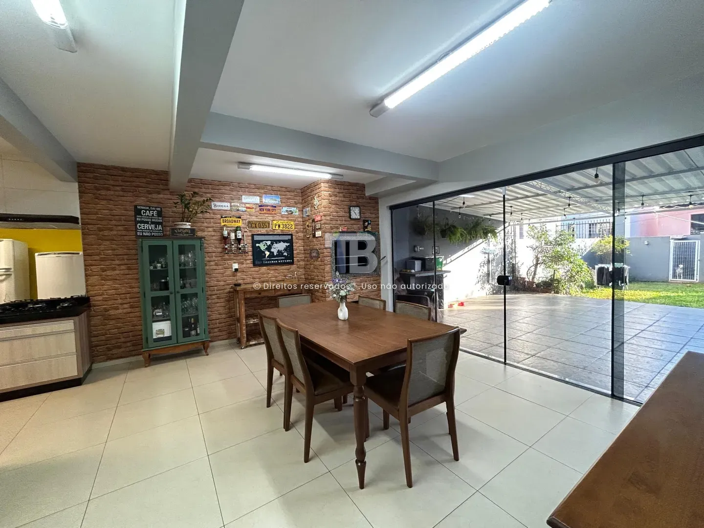 Casa à venda com 3 dormitórios, 2 banheiros, 2 vagas de garagens e 160m² de área privativa no bairro Paraíso