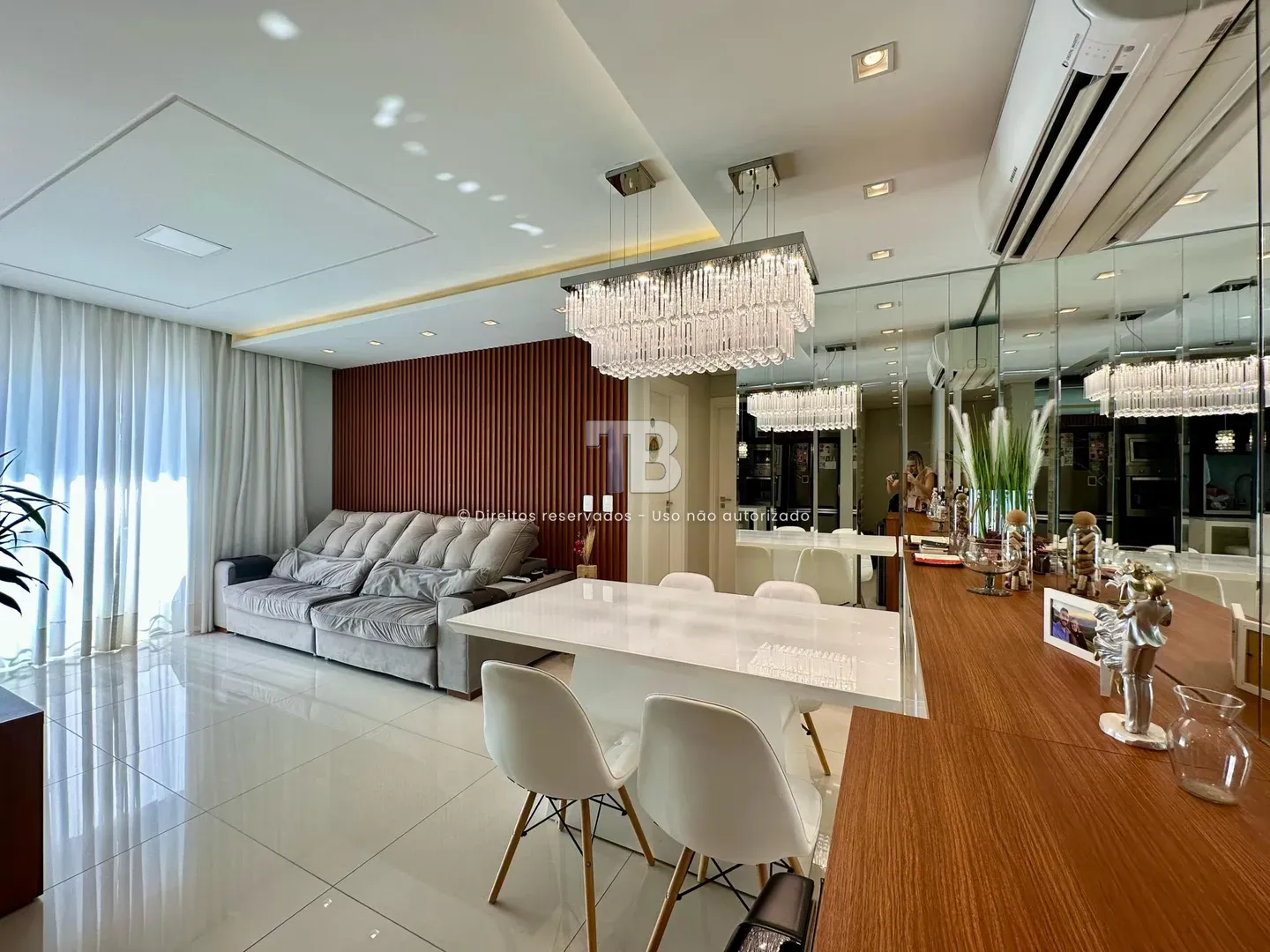 Apartamento Semimobiliado à Venda