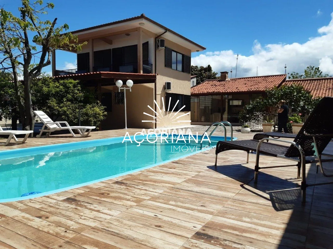 Casa 4 dormitórios no Campeche