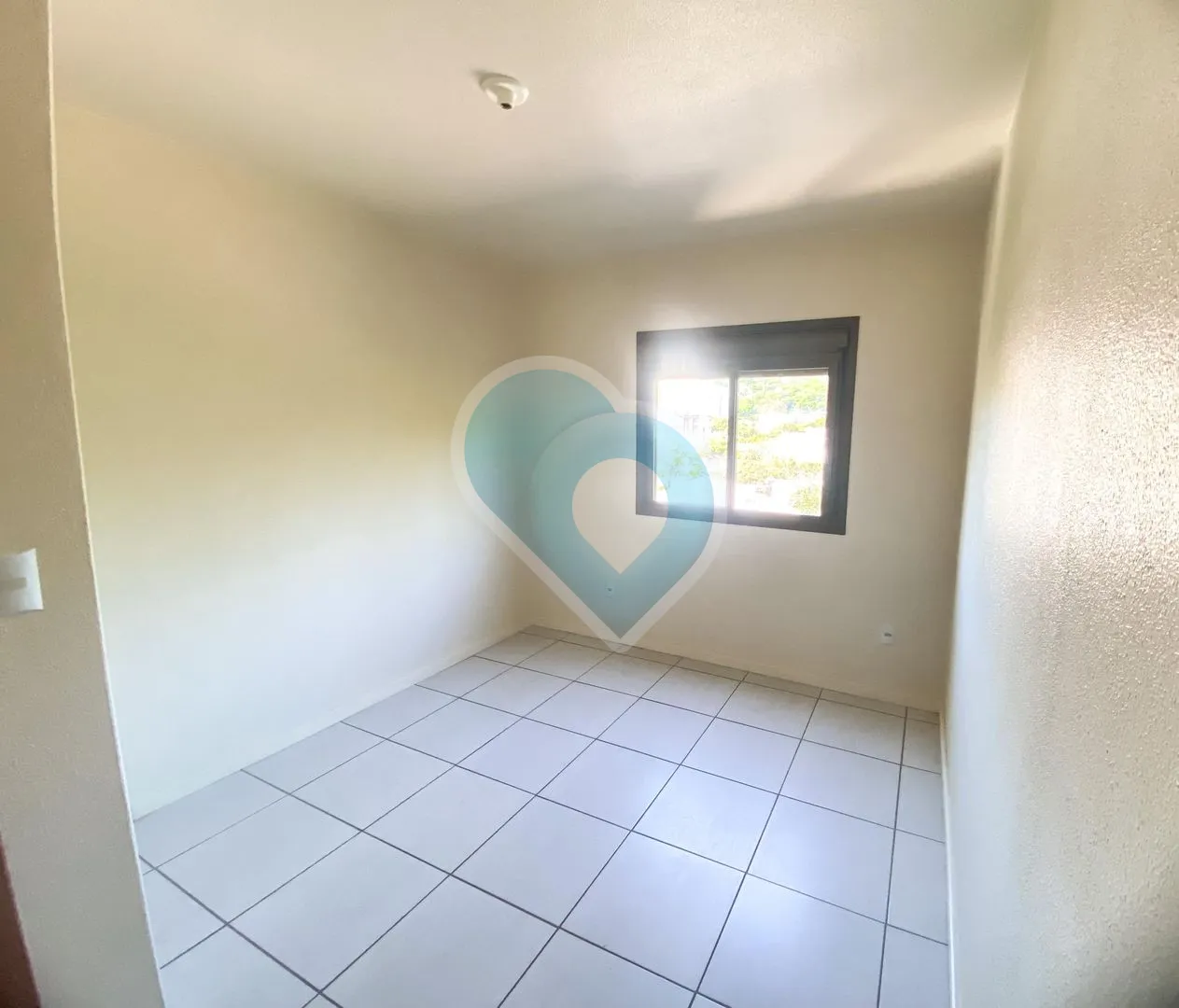 APARTAMENTO SEMI MOBILIADO PRÓX AO SHOPPING SANTA CRUZ