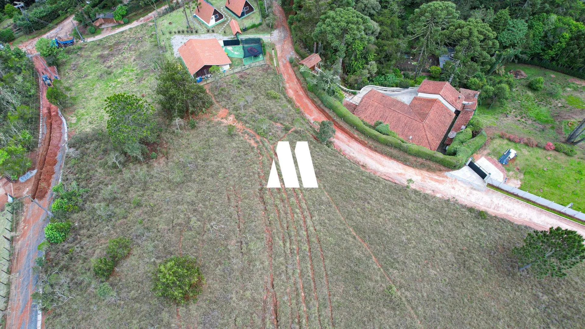 Terreno a venda em Campos do Jordão com linda vista.