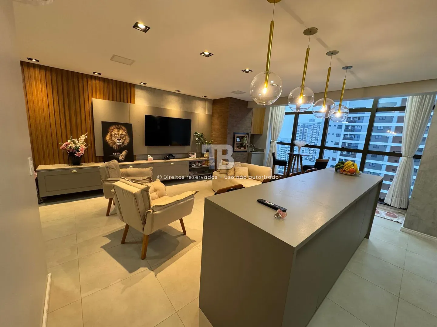 Casa à venda com 2 dormitórios, 2 banheiros, 2 vagas de garagens e 110m² de área privativa no bairro Centro