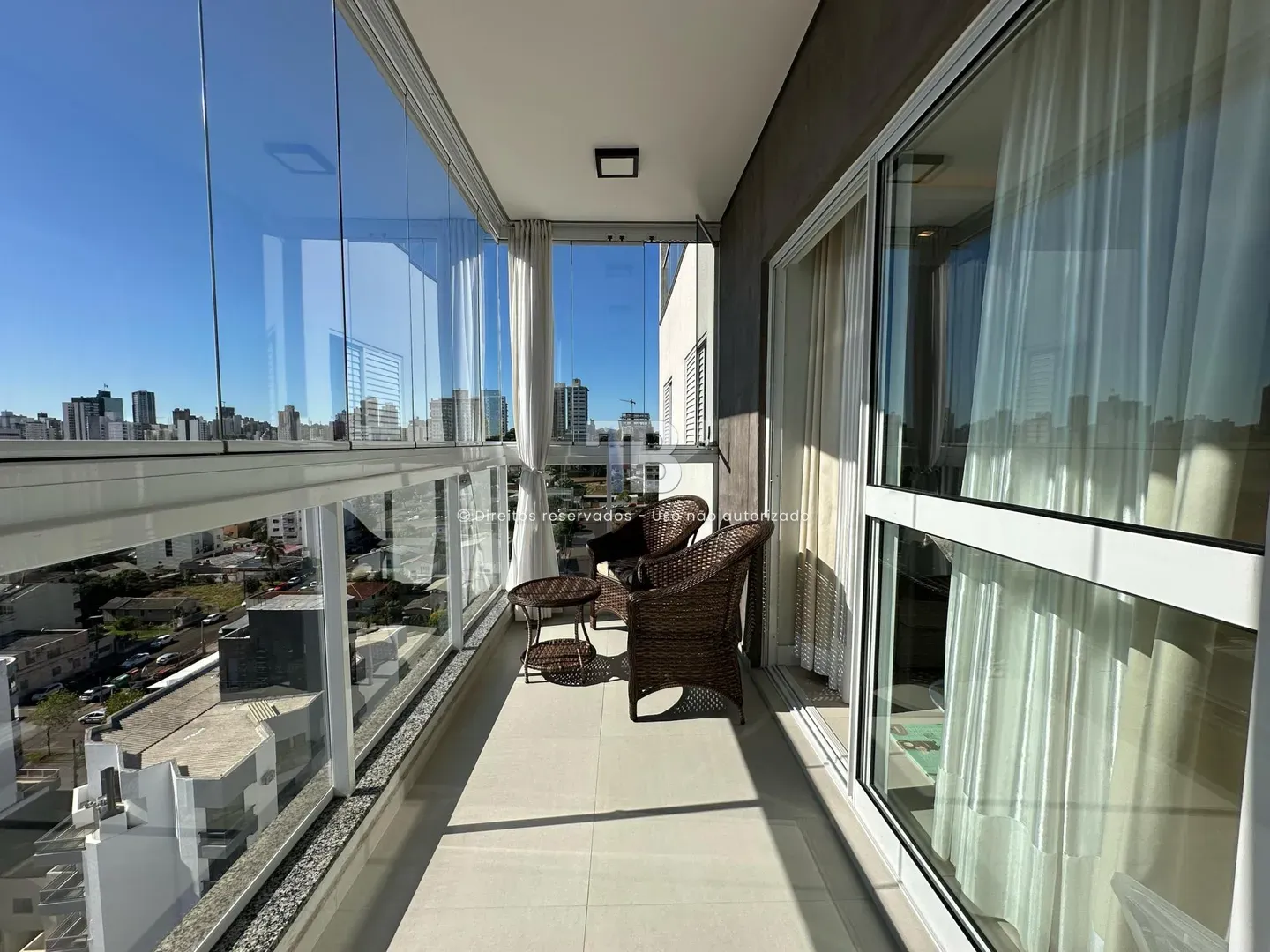 Apartamento Semimobiliado à Venda