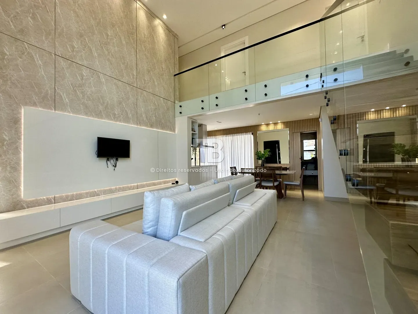 Casa semimobiliada - Alto Padrão