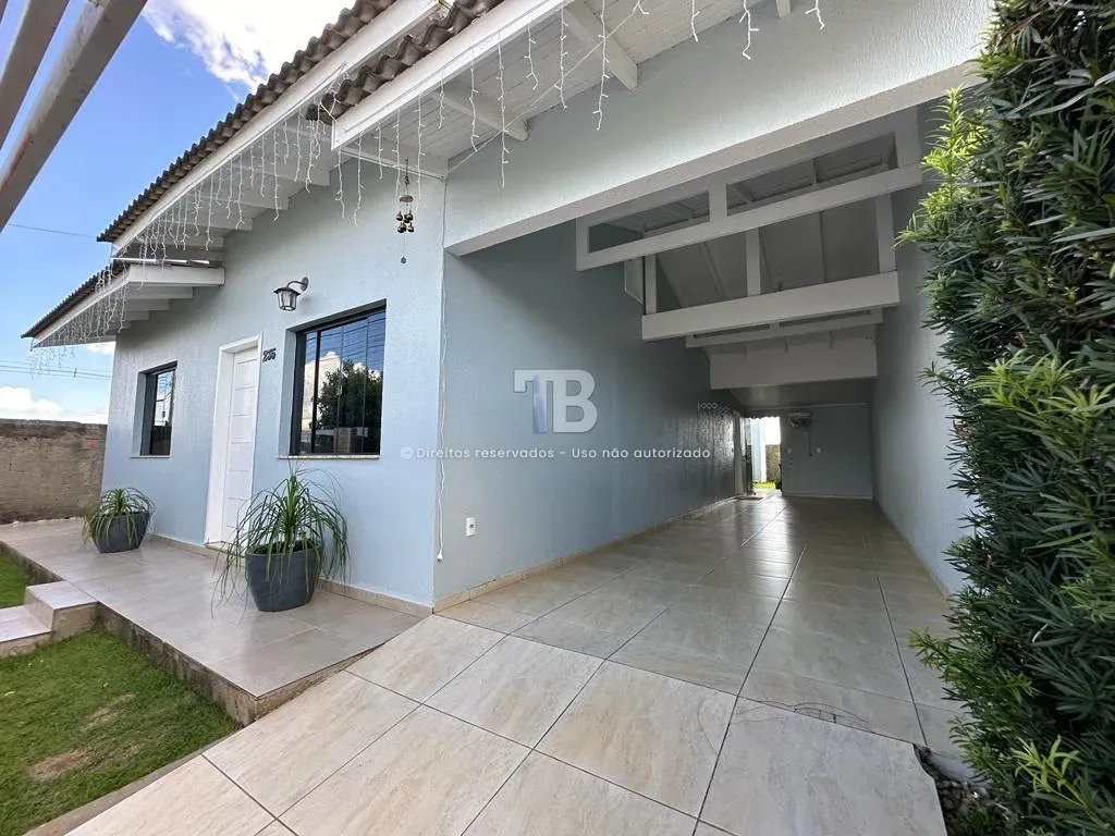 Casa à venda com 3 dormitórios, 2 banheiros, 3 vagas de garagens e 155m² de área privativa no bairro Desbravador