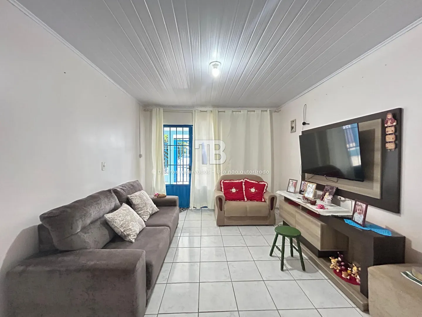 Casa à venda com 3 dormitórios, 2 banheiros, 2 vagas de garagens e 132m² de área privativa no bairro São Cristóvão