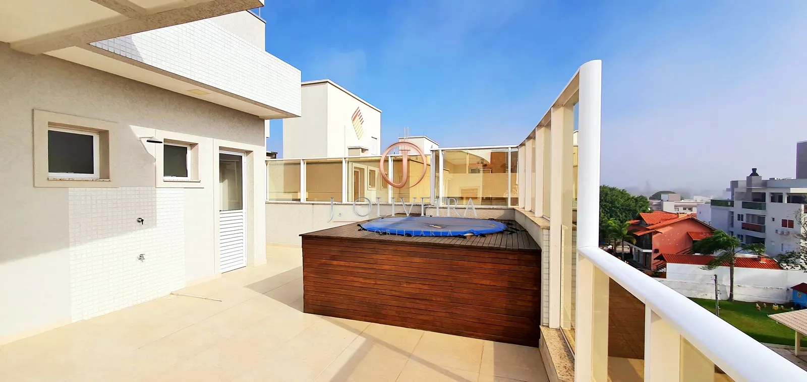 Jacuzzi - Cobertura 203B - Mariscal - Bombinhas - Santa Catarina - Locação - Praia - Mar - Férias