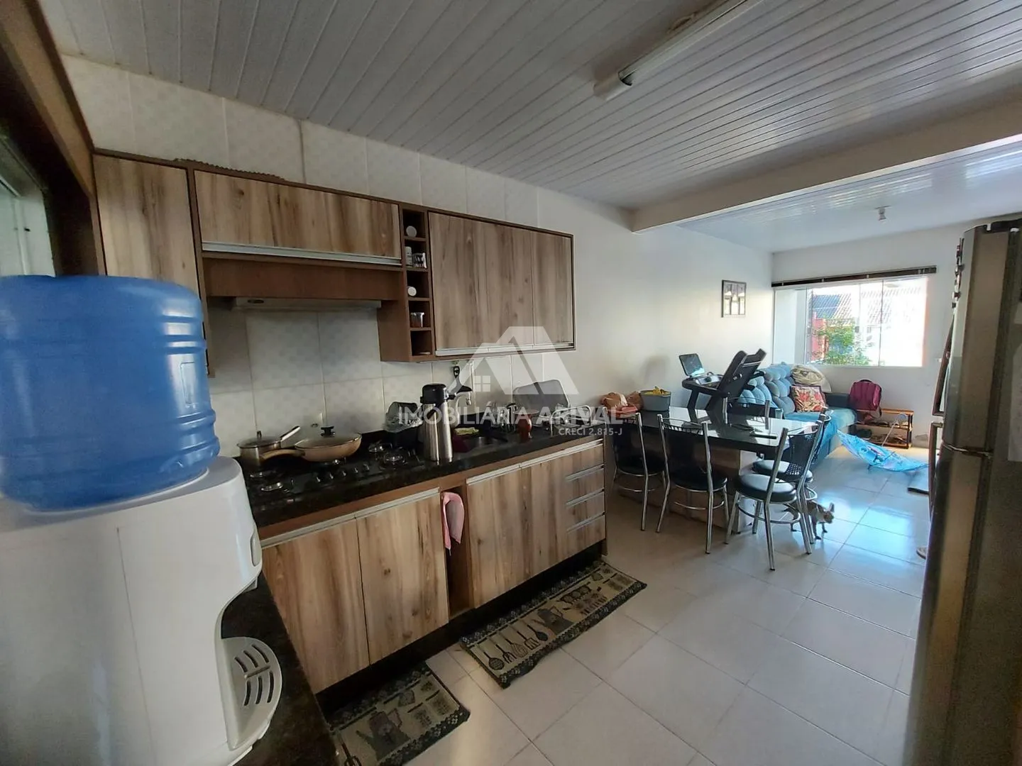 Casa à venda com 2 dormitórios, 1 banheiro, 2 vagas de garagens e 75m² de área privativa no bairro Paraíso