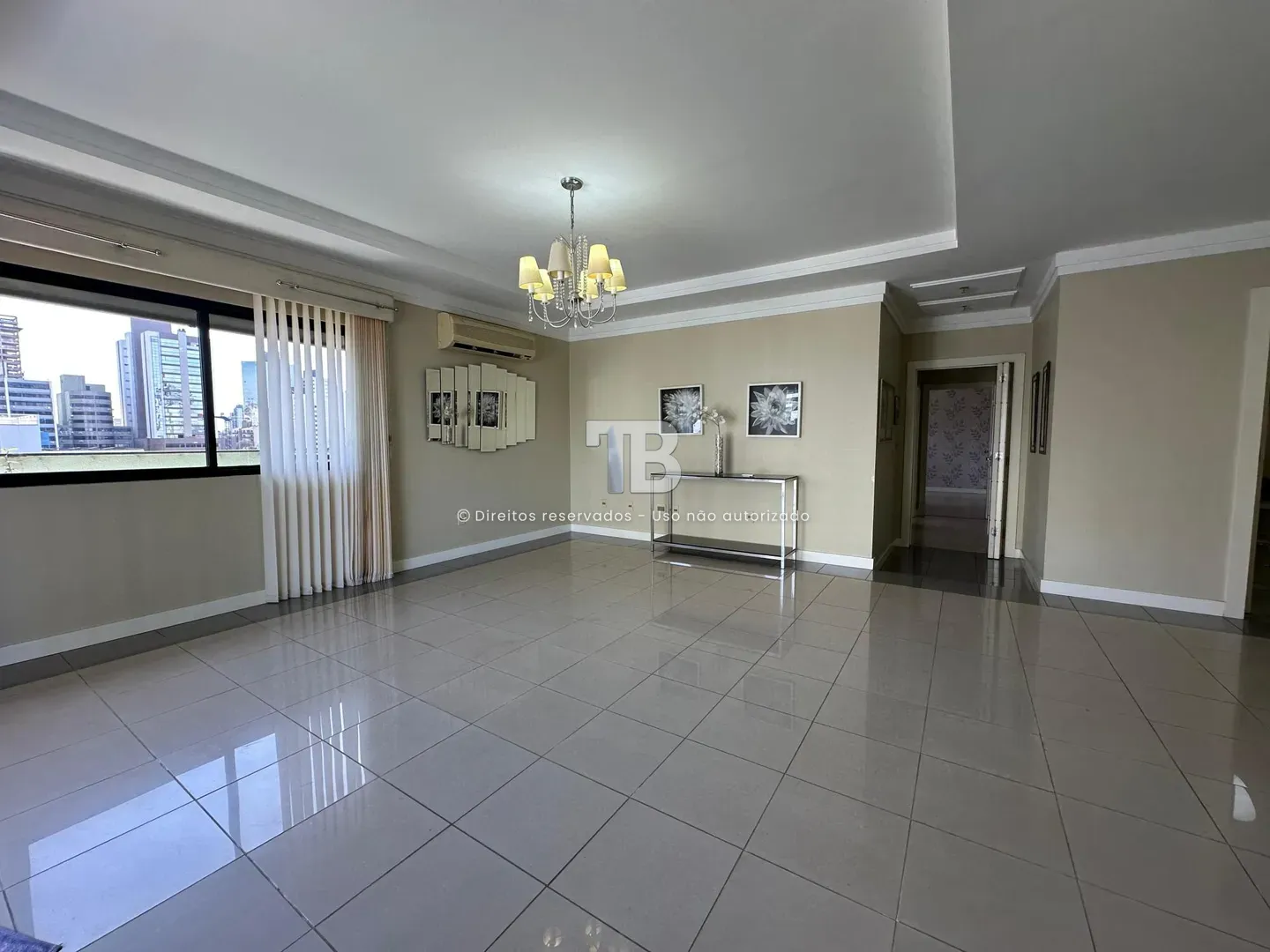 Casa à venda com 3 dormitórios, 3 banheiros, 2 vagas de garagens e 179m² de área privativa no bairro Centro