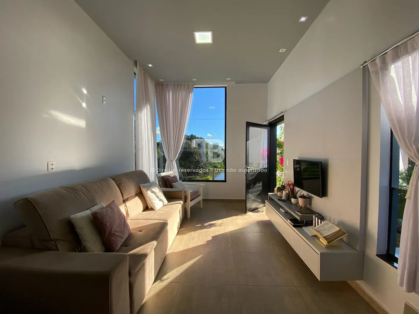 Casa à venda com 2 dormitórios, 3 banheiros, 3 vagas de garagens e 105m² de área privativa no bairro Espelho das Aguas