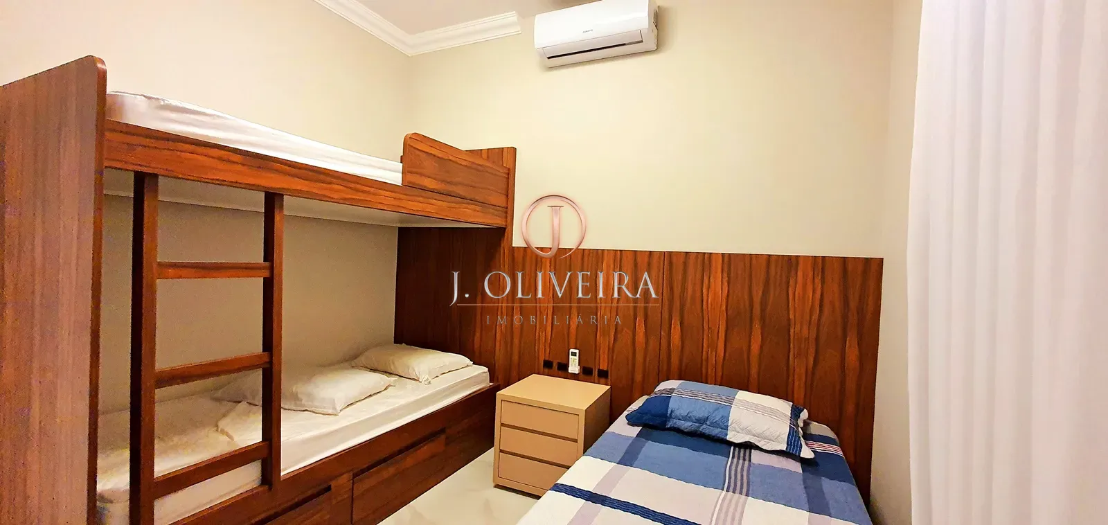 Suíte 03 - Cobertura 203B - Mariscal - Bombinhas - Santa Catarina - Locação - Praia - Mar - Férias