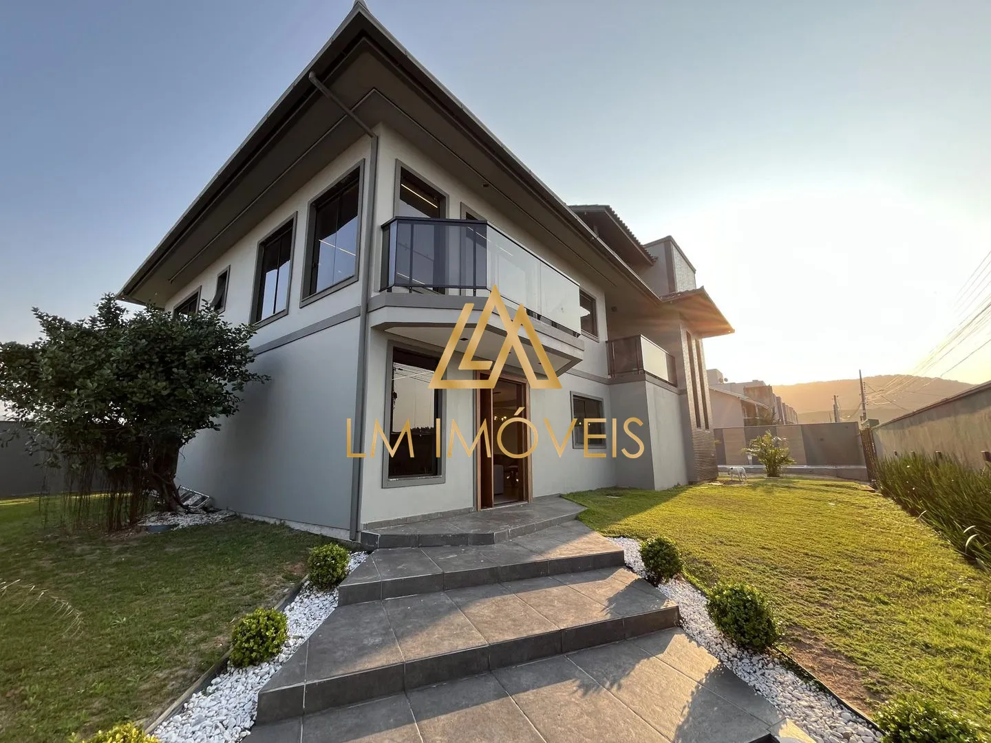 Casa à venda com 4 quartos e 234m² bairro Village em Imbituba, Sant...