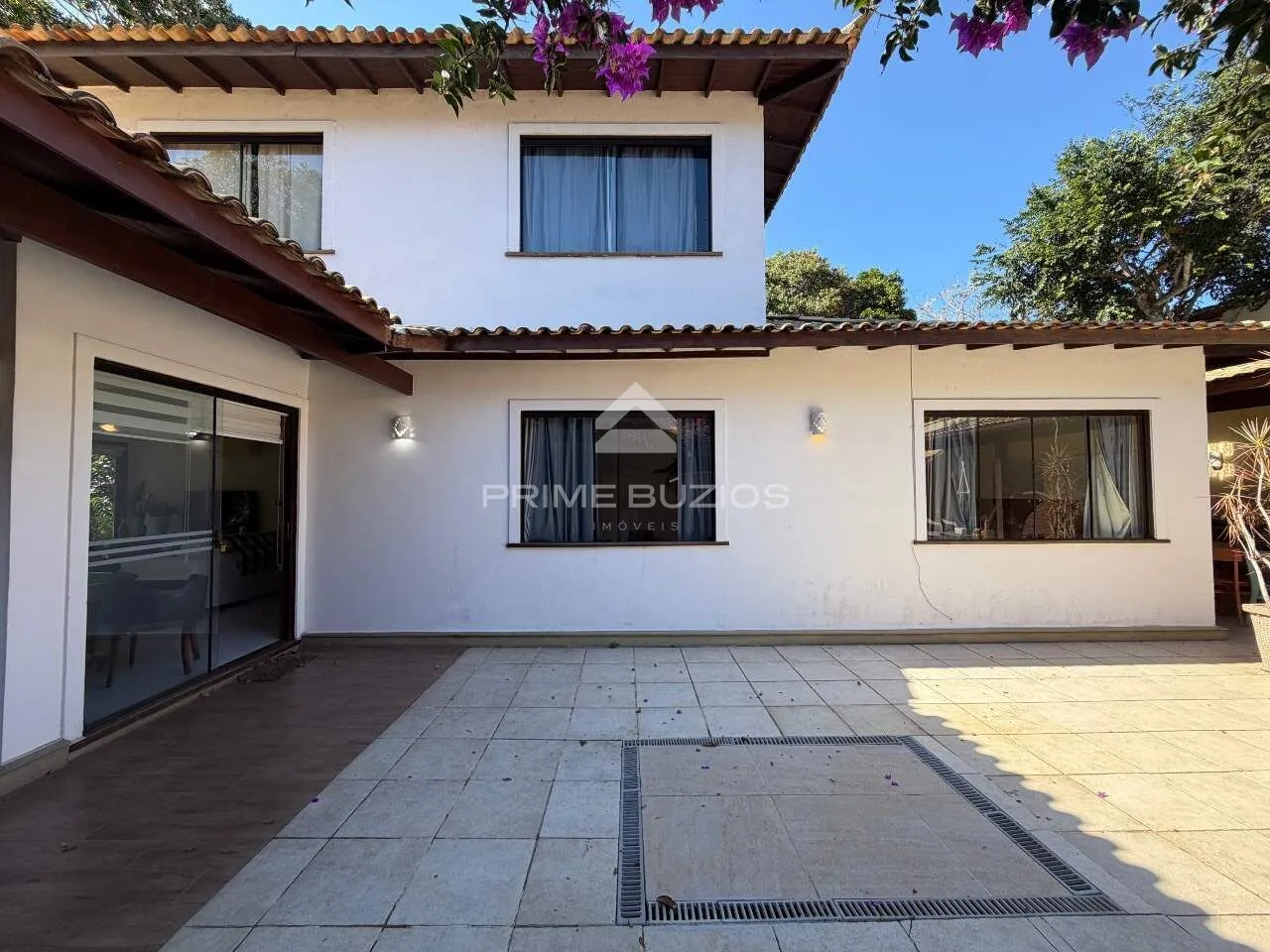 Casa em condomínio a venda, 4 quartos, 3 suítes, 3 vagas, Manguinhos – Armação dos Búzios/RJ