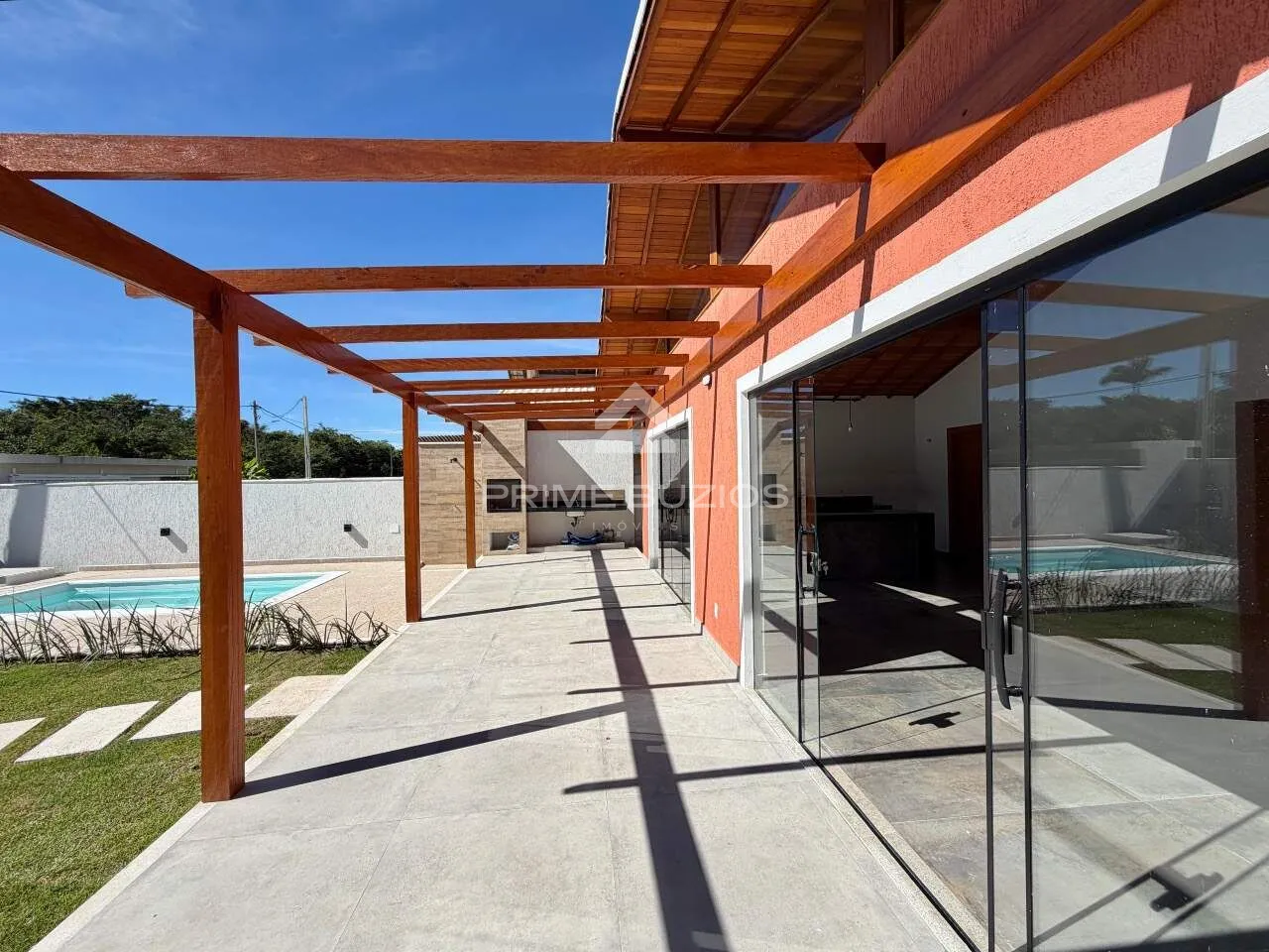 Casa em condomínio a venda, 4 quartos, 3 vagas, Caravelas – Armação dos Búzios/RJ