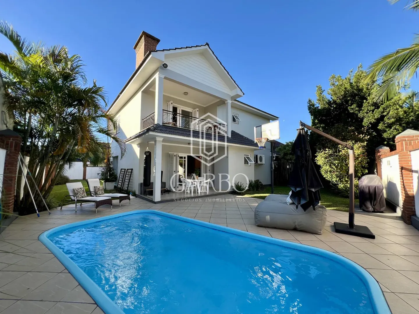 Residência exclusiva em frente ao colégio mauá