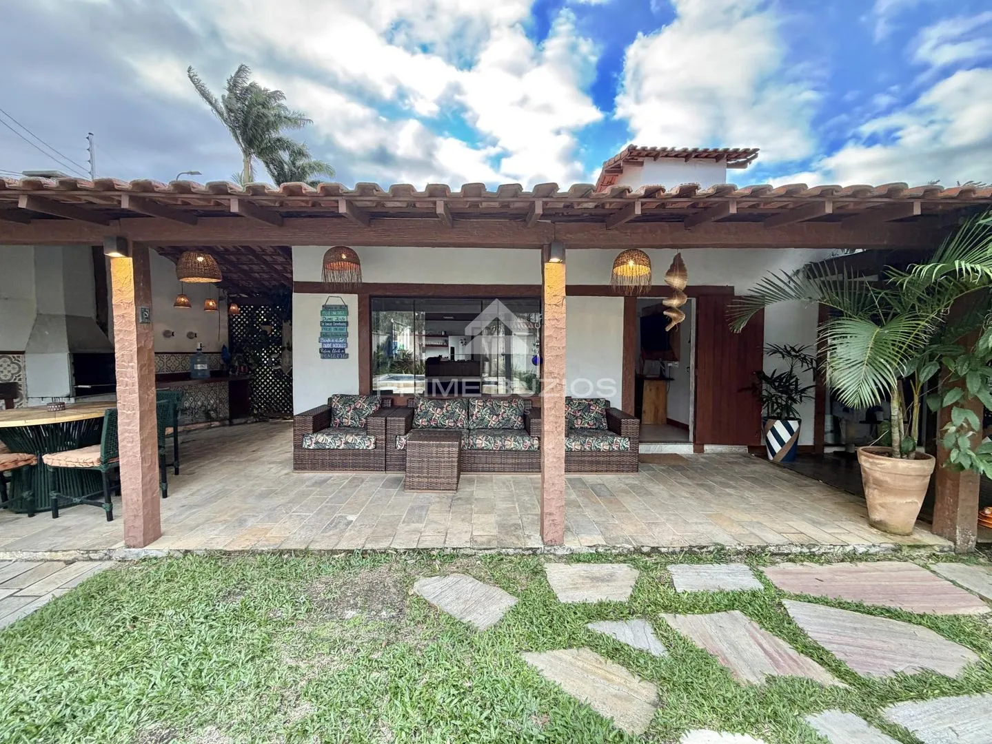 Casa independente a venda, 4 quartos, 1 suíte, 3 vagas, Bosque de Geribá – Armação dos Búzios/RJ