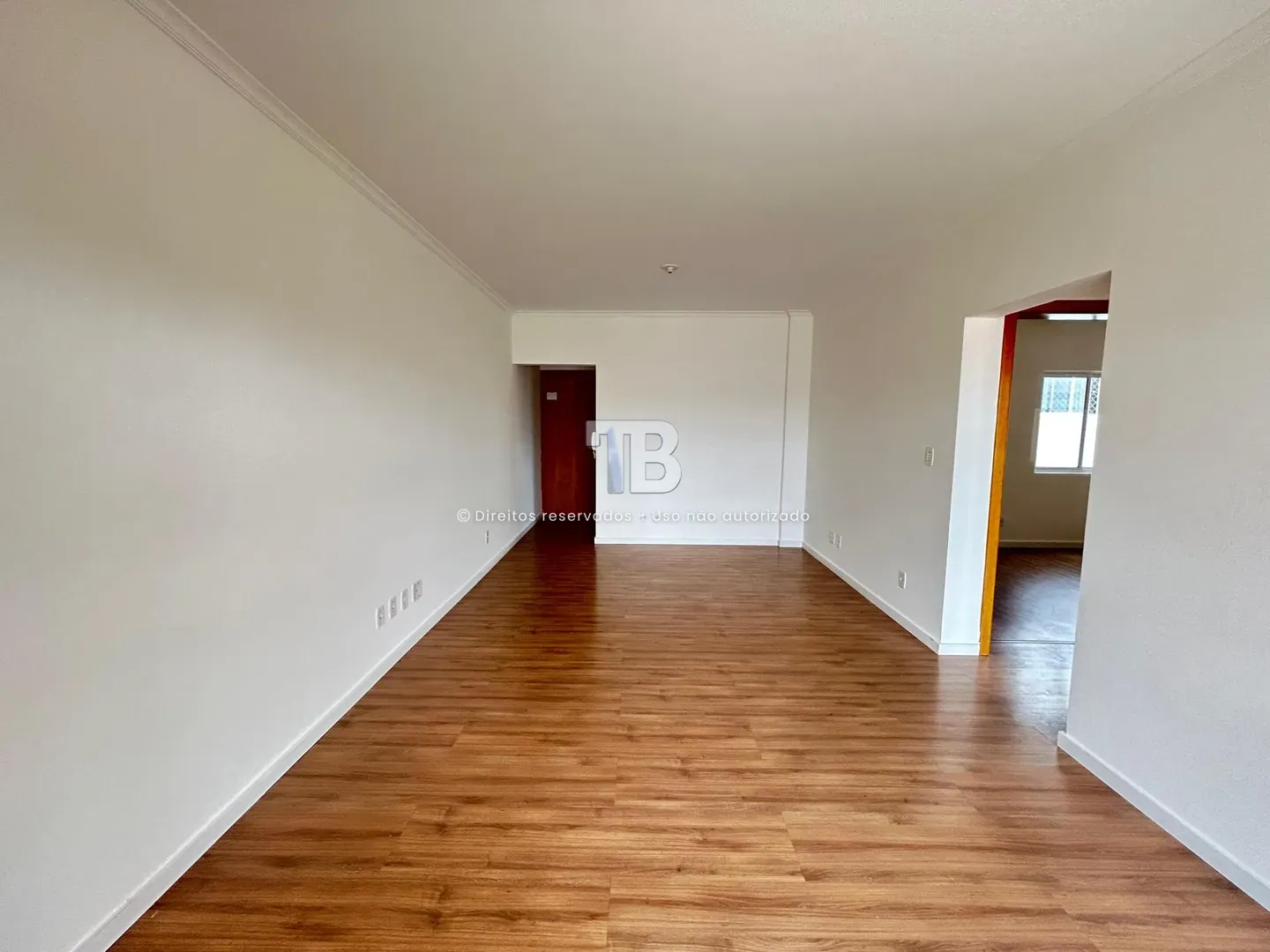 Apartamento à venda com 2 dormitórios, 1 banheiro, 1 vaga de garagem e 75m² de área privativa no bairro Passo dos Fortes