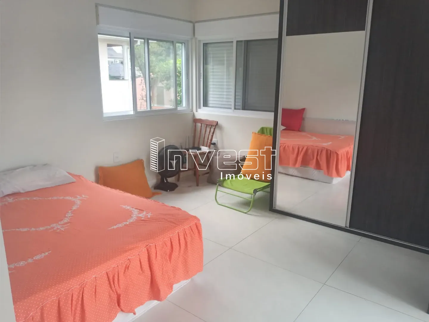 Linda casa em condomínio fechado com vista panorâmica