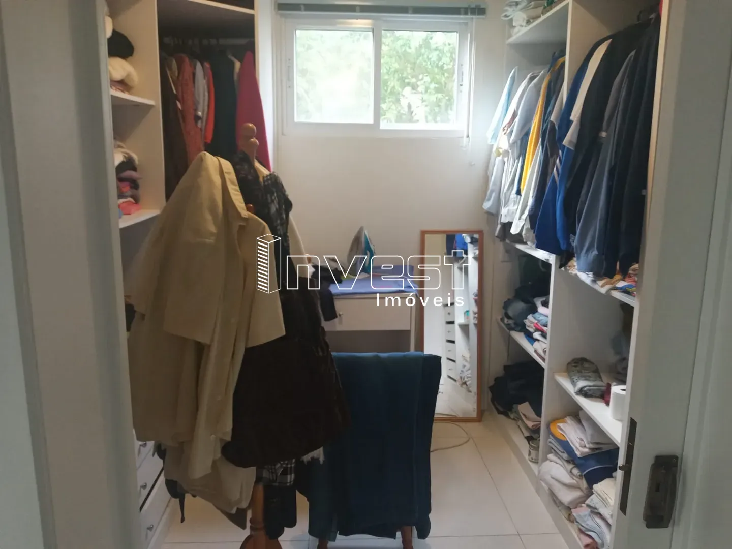Linda casa em condomínio fechado com vista panorâmica