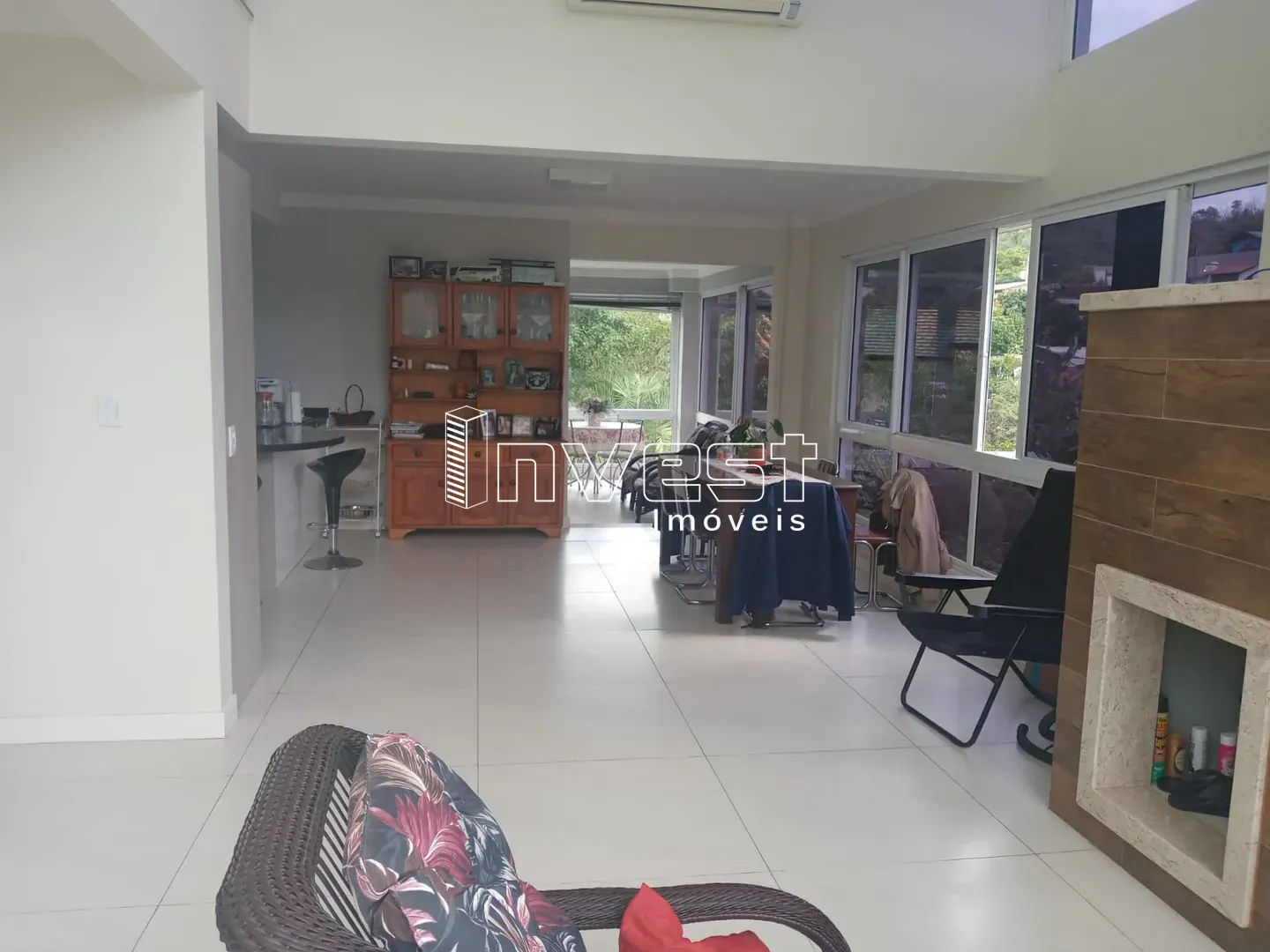Linda casa em condomínio fechado com vista panorâmica