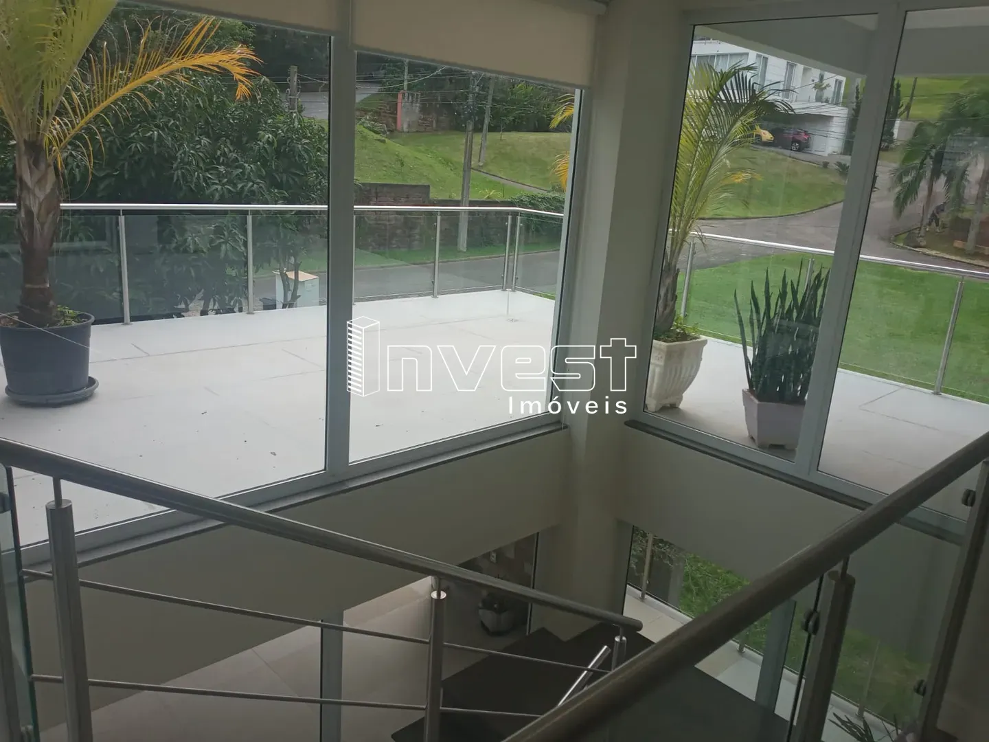Linda casa em condomínio fechado com vista panorâmica